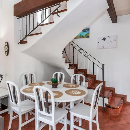 Lola, Seaviews, Private Pool & Lush Yard * Cala'N Bosch (Menorca)