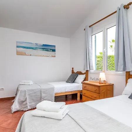 Lola, Seaviews, Private Pool & Lush Yard * Cala'N Bosch (Menorca)