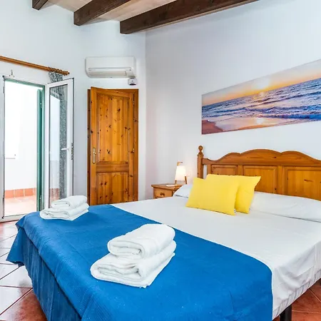 Villa Menorcan With Sea View & Pool, Lola Cala'N Bosch (Menorca)