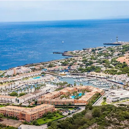 Villa Menorcan Villa, Seaviews, Private Pool & Lush Yard *