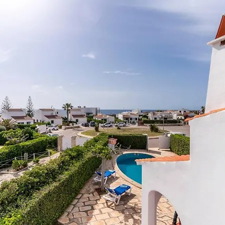 Menorcan Villa, Seaviews, Private Pool & Lush Yard