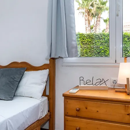 Lola, Seaviews, Private Pool & Lush Yard Villa