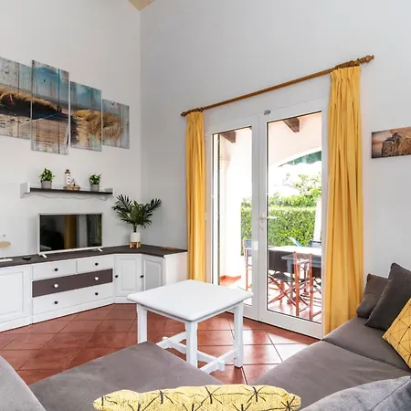 Lola, Seaviews, Private Pool & Lush Yard Cala'N Bosch (Menorca)