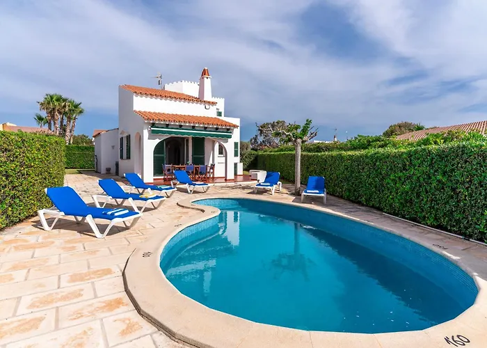 Lola, Seaviews, Private Pool & Lush Yard Cala'N Bosch (Menorca)