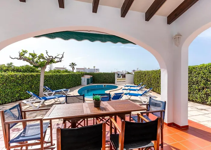 Lola, Seaviews, Private Pool & Lush Yard Cala'N Bosch (Menorca)